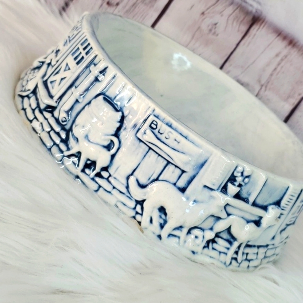 Vintage 90s Ceramic Handpainted Molded Textured 3D Signed Animal Pet Food Dish - Picture 3 of 17